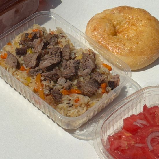 Комбо с пловом (лепешка+ачучук+компот 0,5)