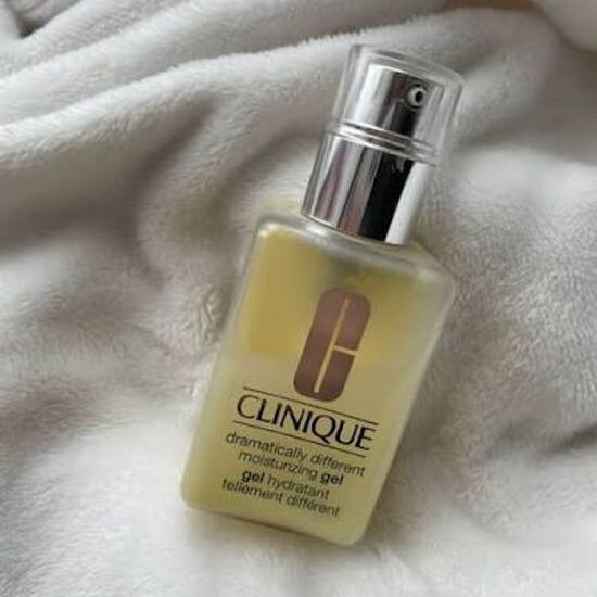 CLINIQUE DRAMATICALLY DIFFERENT MOISTURIZING GEL