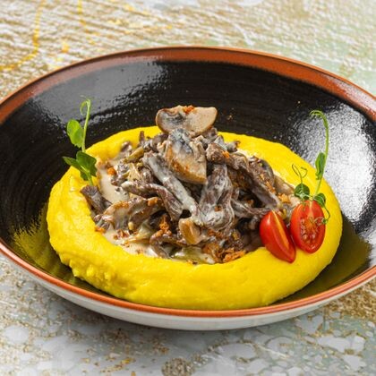 Телятина по-строгановски