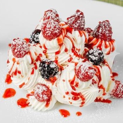 Меренге с ягодами