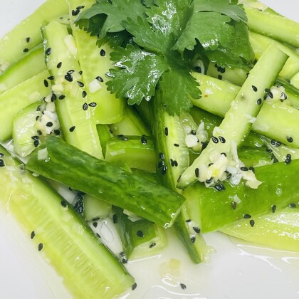 Огурцы в имбирно-чесночном соусе