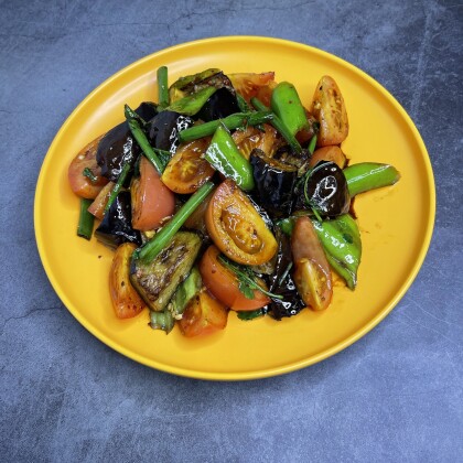 Салат из баклажан и томатов