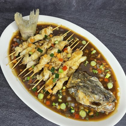 Судак на шпажках в пикантном соусе