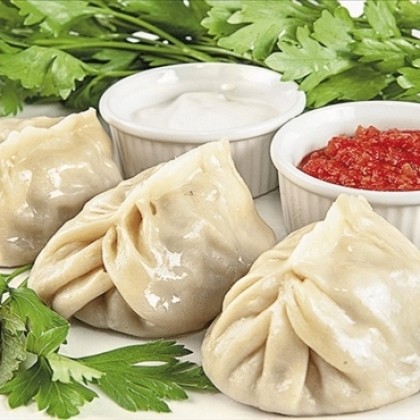 Манты с говядиной и джусаем.  Вес 1 шт. 70 гр! Рубленая начинка.