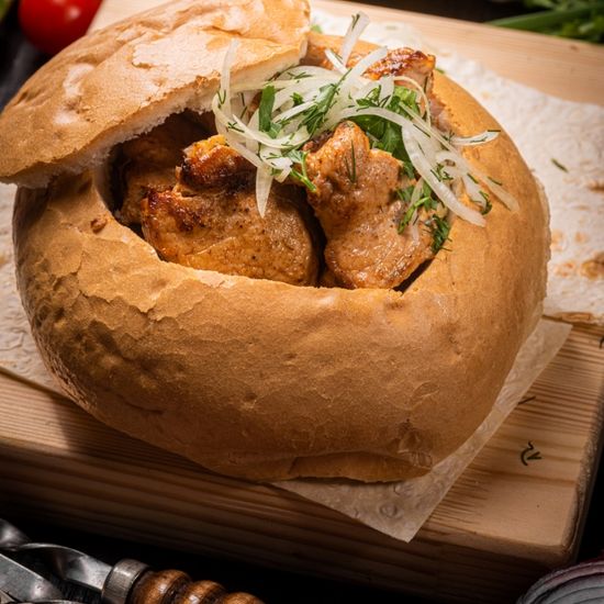 Шашлык «Баранина в булке по-горски»