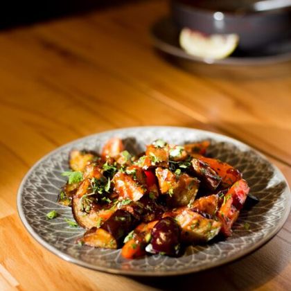 Салат из хрустящих баклажанов