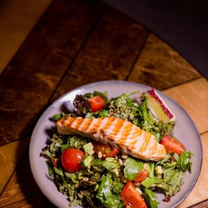 Салат с семгой