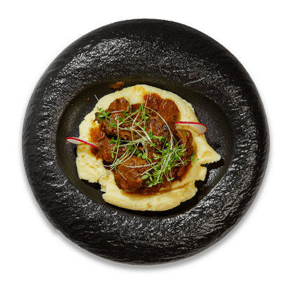 Томленые говяжьи щеки с пюре