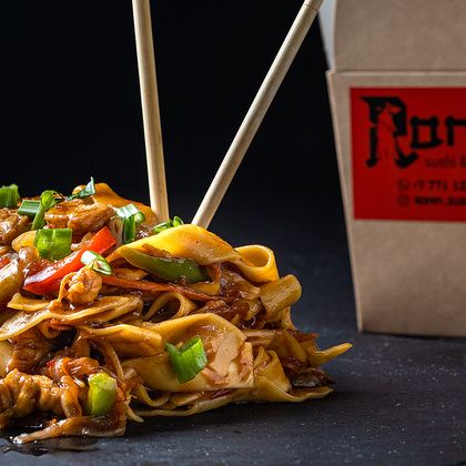 Яичная лапша с курицей