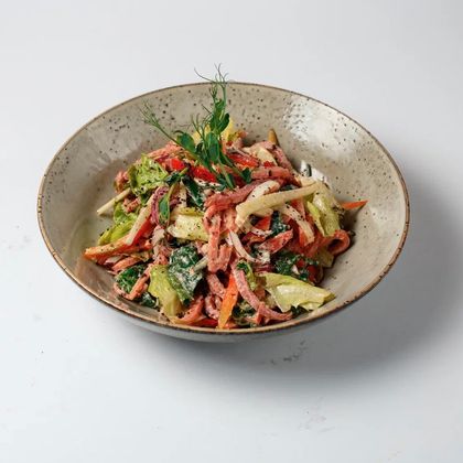 Мясной салат в соусе гамадари