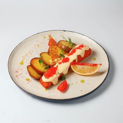 Стейк семги с картофелем