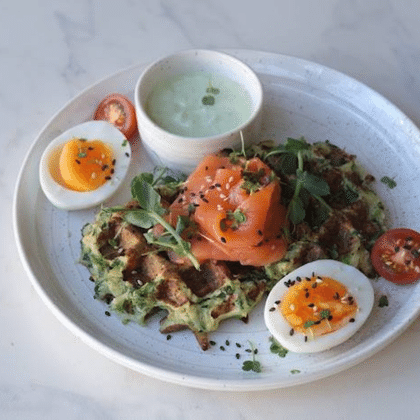 Вафли из цукини с семгой