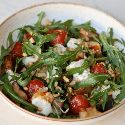 Салат с Хрустящими Баклажанами и Страчателлой