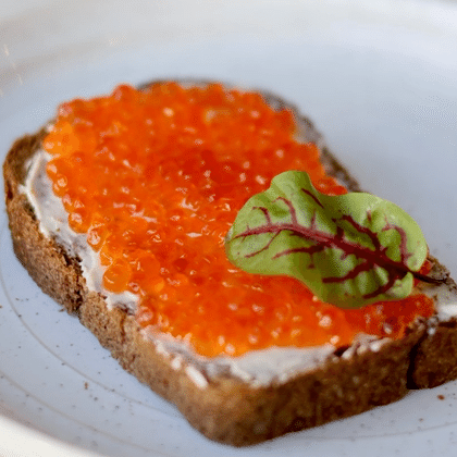 Бутерброд с Красной Икрой на Бородинском Хлебе