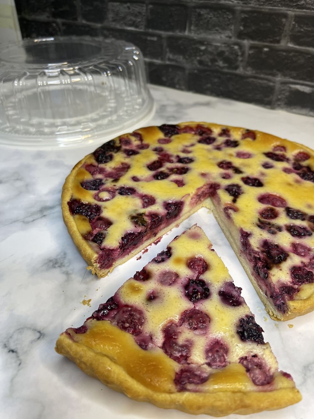 Пирог малина, ежевика на 10 персон.