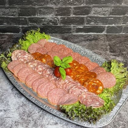 Ассорти итальянских колбас