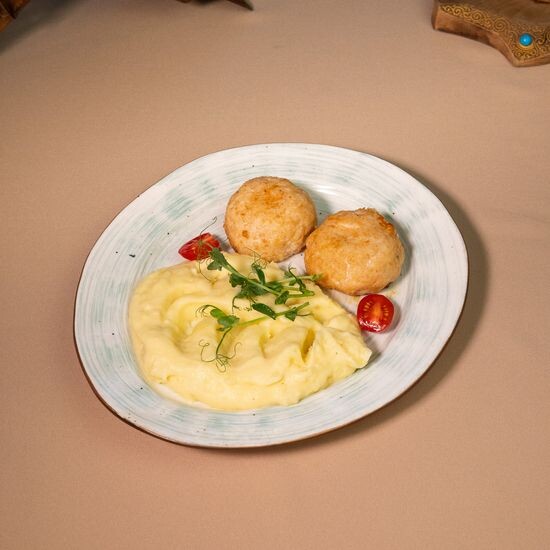Куриная котлета с картофельным пюре