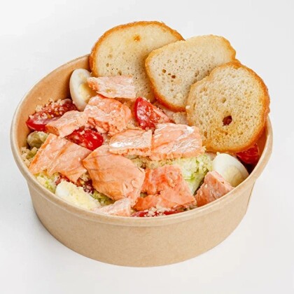 Салат цезарь с лососем