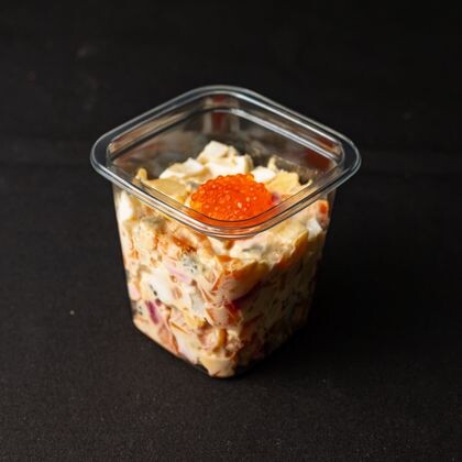 Салат Оливье с лососем