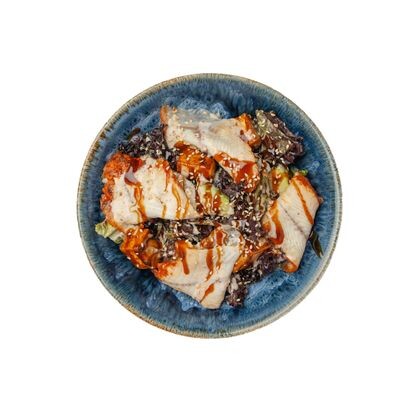 Салат с угрём и авокадо