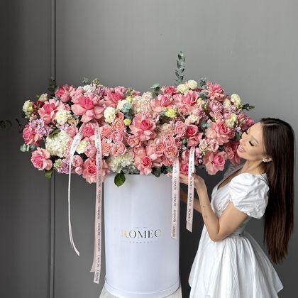 Раскидистый букет в коробке (6.2)