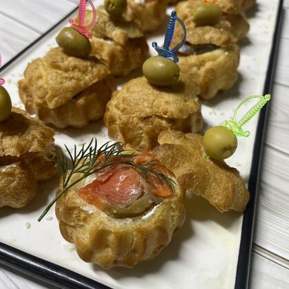 Профитроли с красной рыбой. 10 шт.