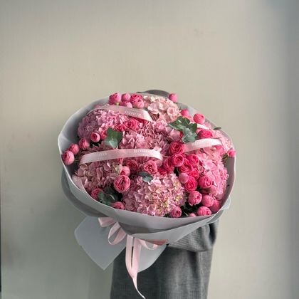 Гортензия + кустовая роза