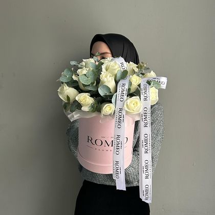 Мини коробочка белых роз