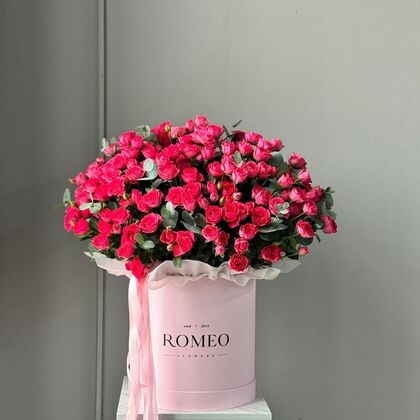 Коробка кустовых роз