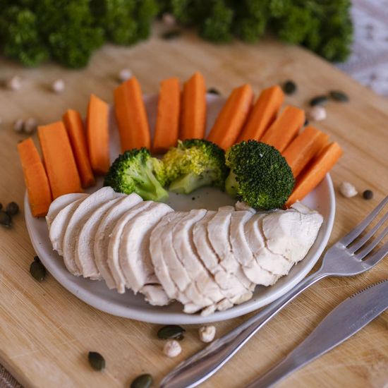 Boiled Chicken with Carrots & Broccoli 🍽️