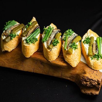 Гастробокс Брускетта Шпроты 5шт/ПРЕДЗАКАЗ