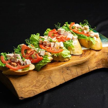 Гастробокс Брускетта с курочкой 5шт/Предзаказ