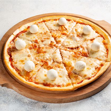 Пицца с красной рыбой и сыром Филадельфия