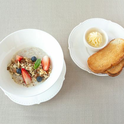 Каша овсяная с орехами