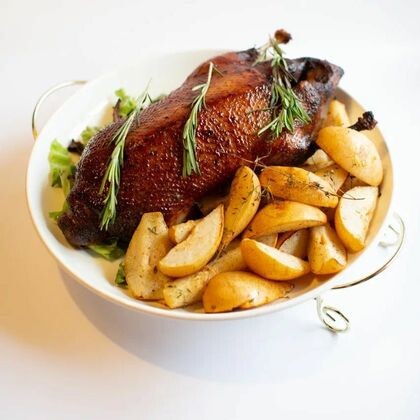 Утка с яблоками