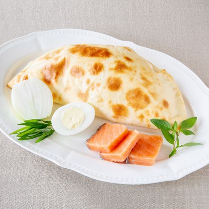 Пирог с красной рыбой