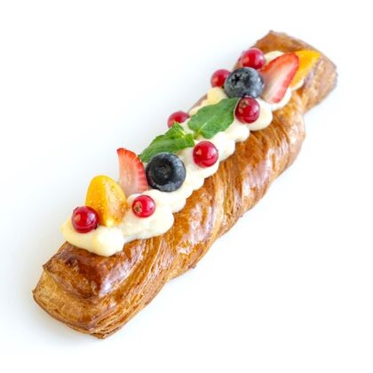 Косичка Ягодная с заварным кремом