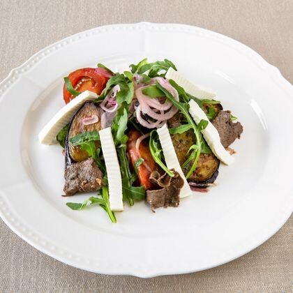 Салат Carne con melanzane  (карне кон меланзе)