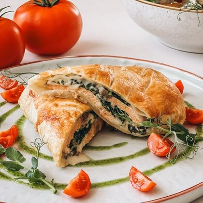 Семга запеченная в слоеном тесте