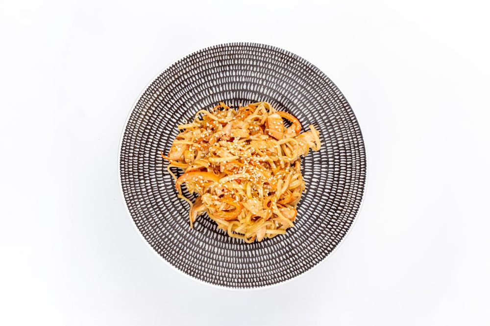 Wok с лососем с доставкой в Павлодаре