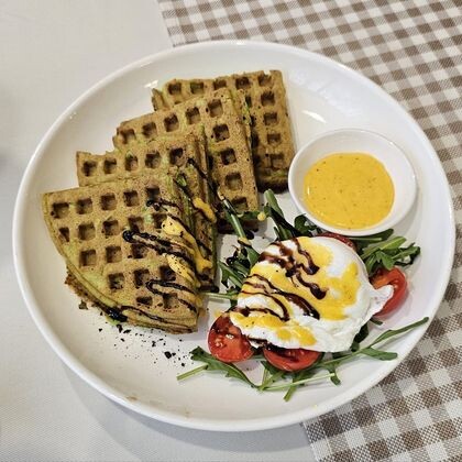 Вафли из цукини с Голландским соусом