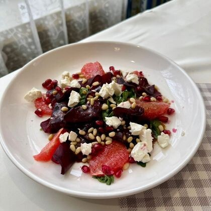 Салат из запеченной свеклы с грейпфрутом