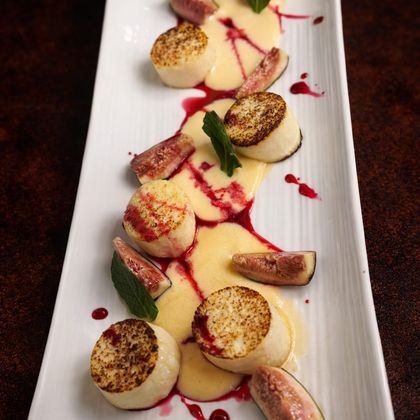 Ленивые сырники с ванильным соусом