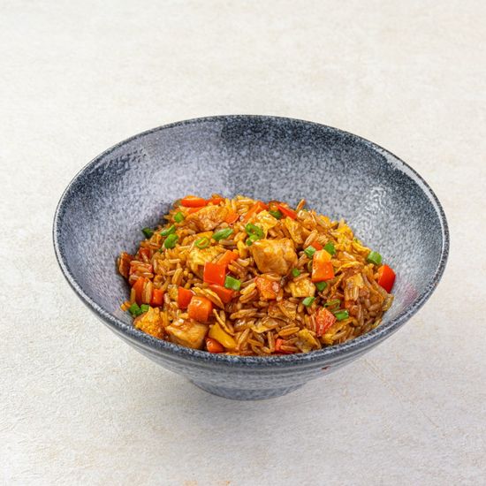 Жаренный рис с курицей