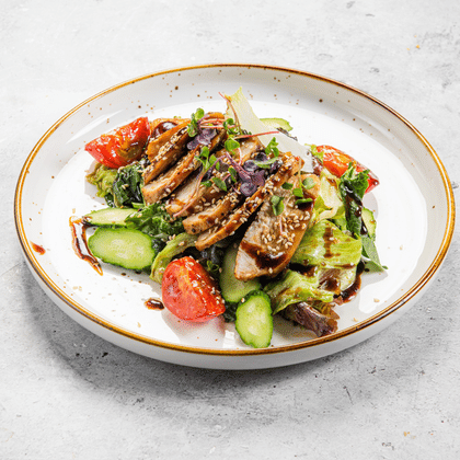 Салат с курицей в соусе Терияки