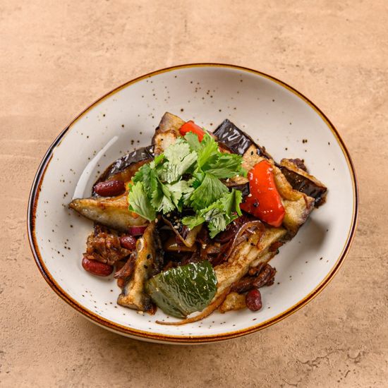 Салат с баклажаном и телятиной