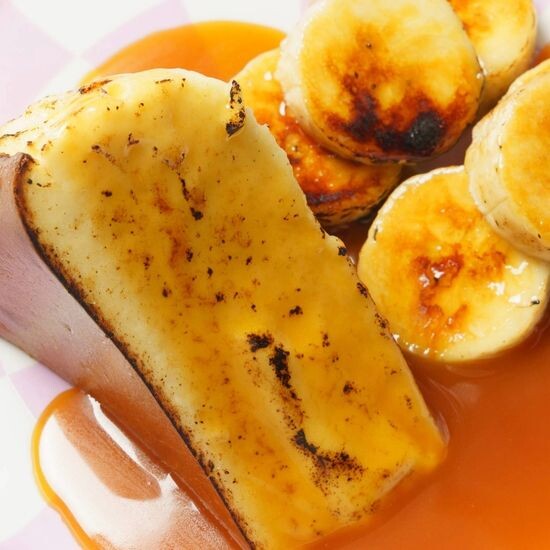 Cheese cake with banana caramel