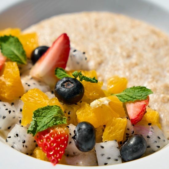 Sweet Oatmeal with Fruits
