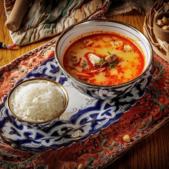 ТОМ ЯМ С КУРИЦЕЙ