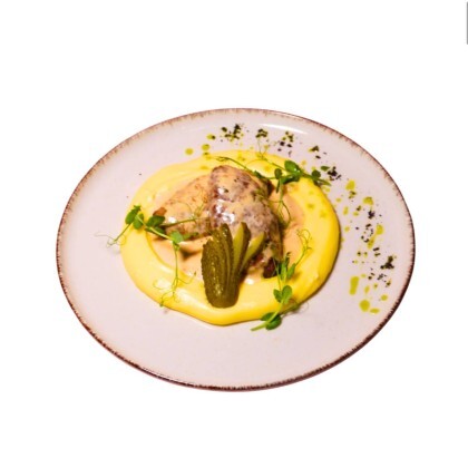 Котлетки из конины с пюре и сыром